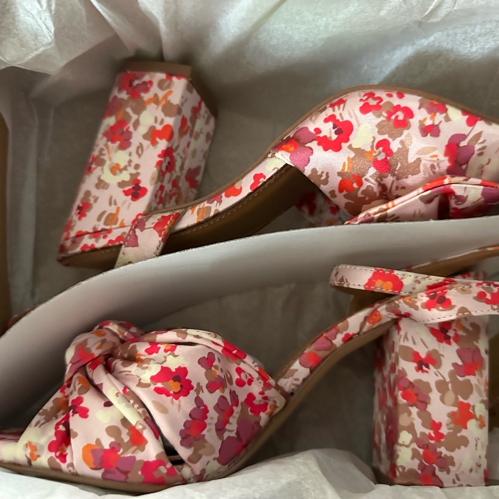 FLORAL HEELS